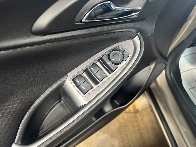 2025 Chevrolet Malibu 1LT - Photo 13
