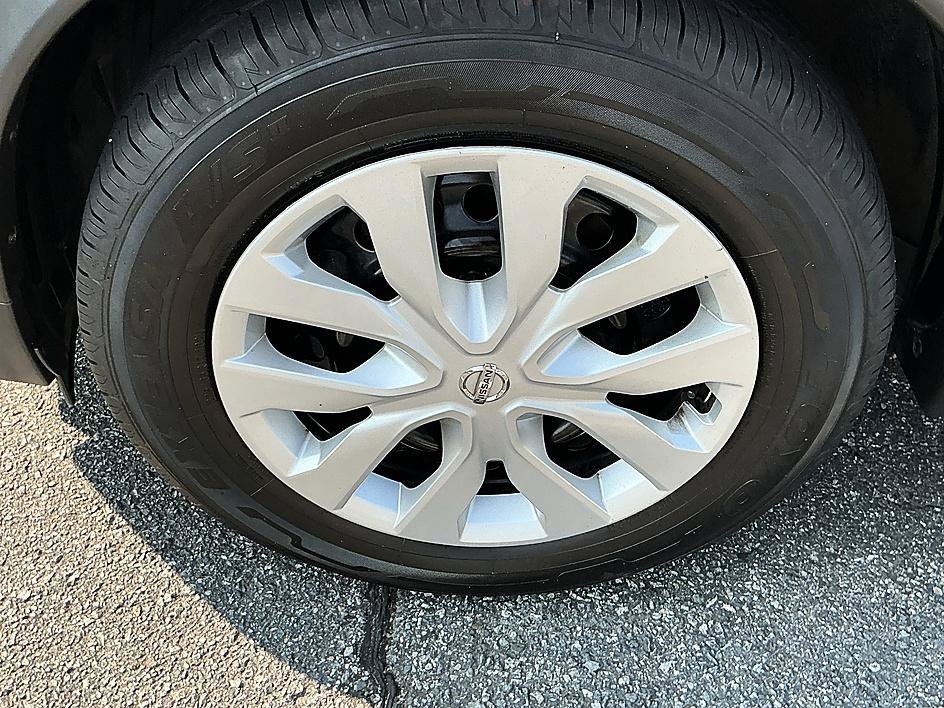 Used 2017 Magnetic Black Nissan S image 9