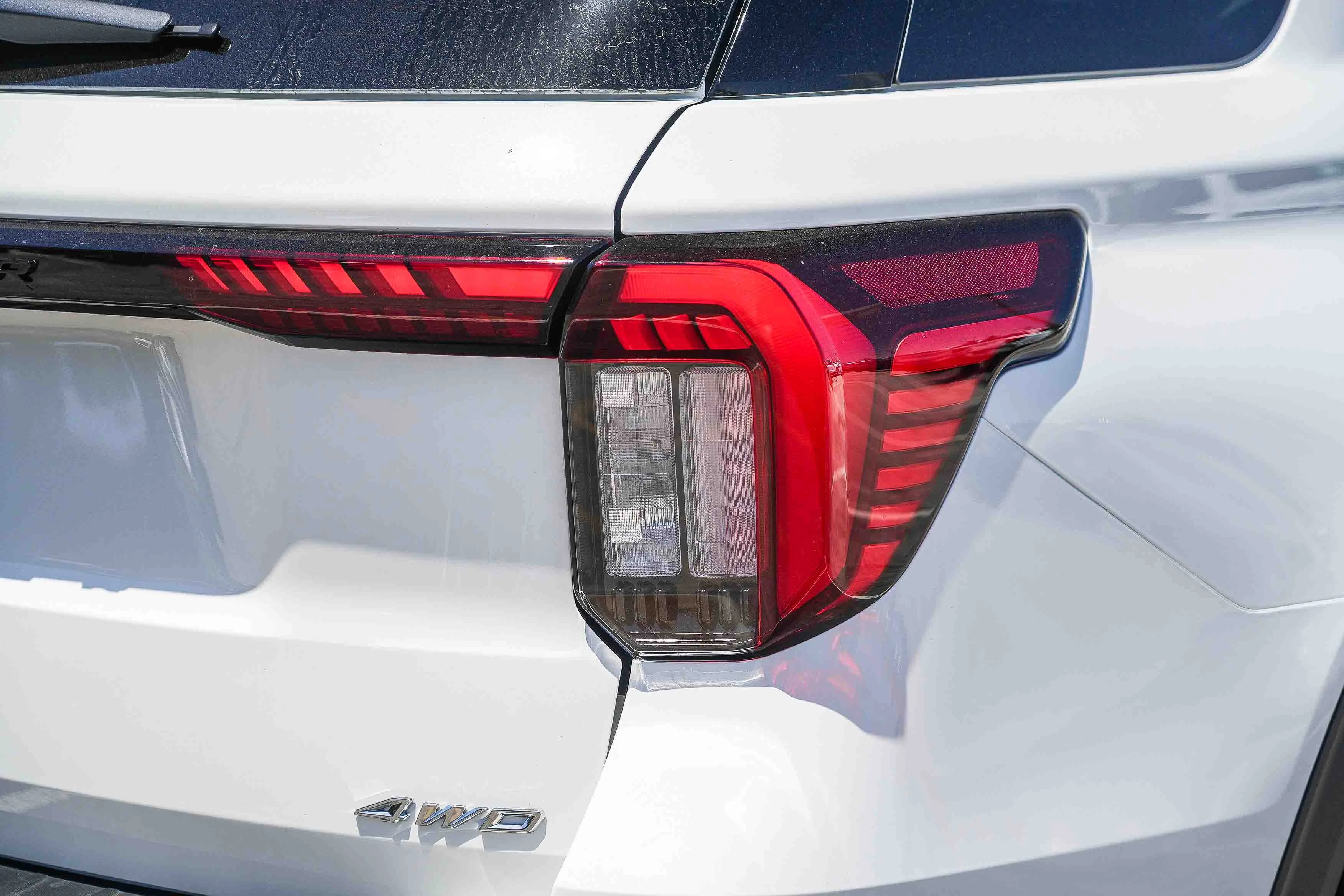 New 2026 Star White Metallic Tri-Coat Ford Platinum™ image 9