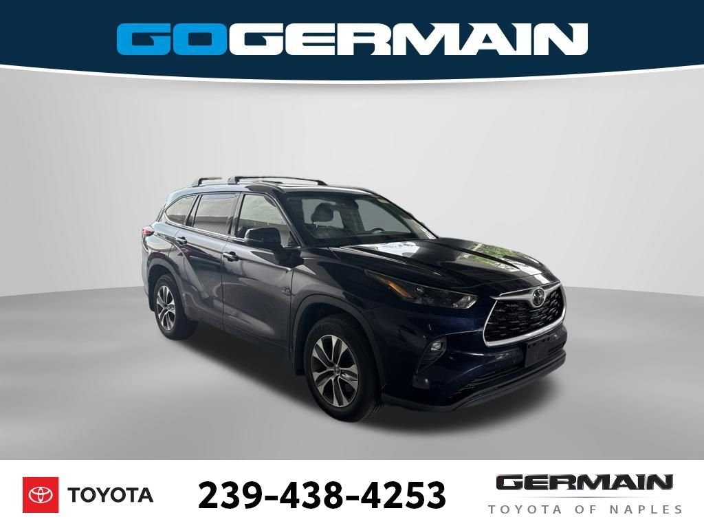 Used 2022 Blue Toyota XLE image 12