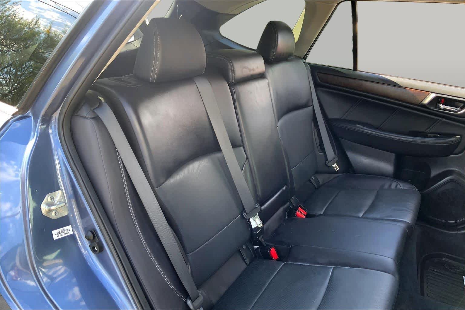 Used 2018 Twilight Blue Metallic Subaru Limited image 17