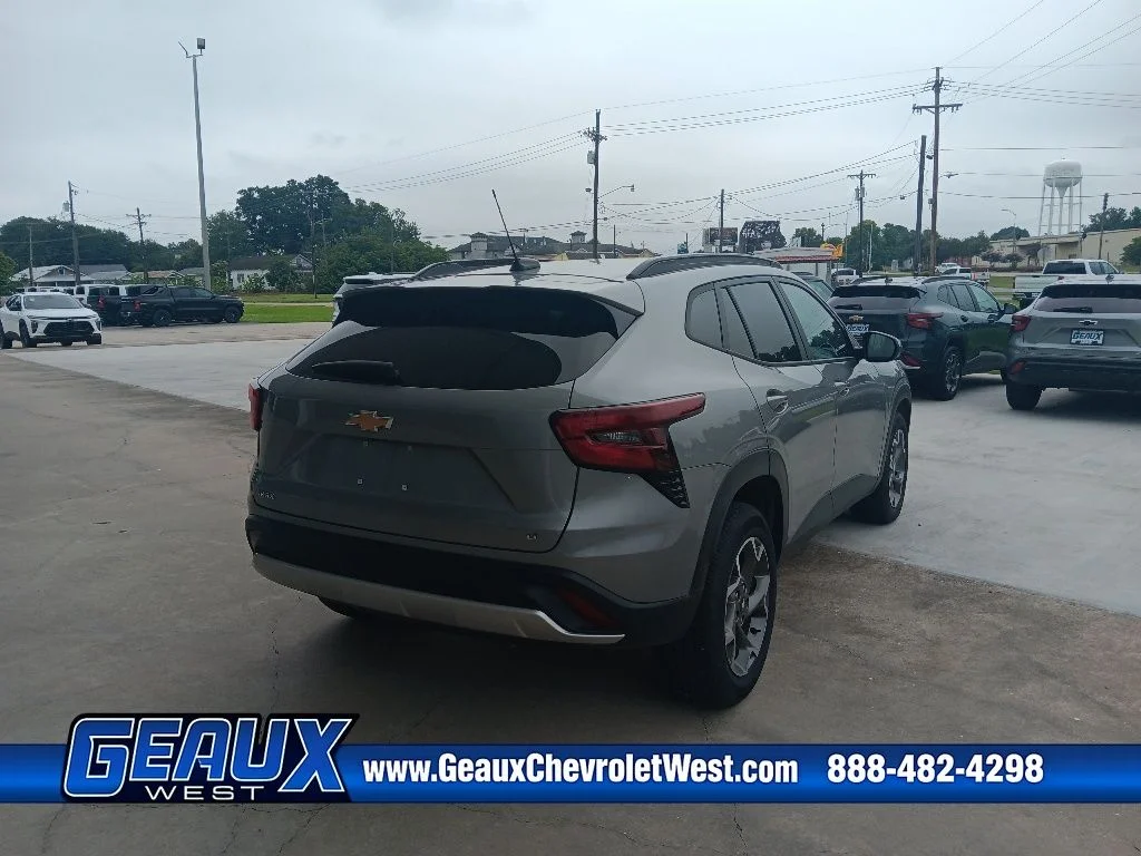 Used 2025 Gray Chevrolet LT image 6