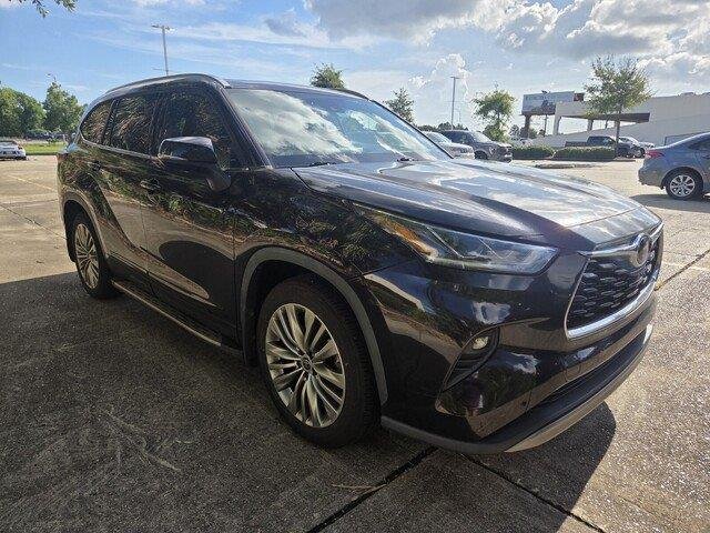Used 2022 Opulent Amber Toyota Platinum image 4