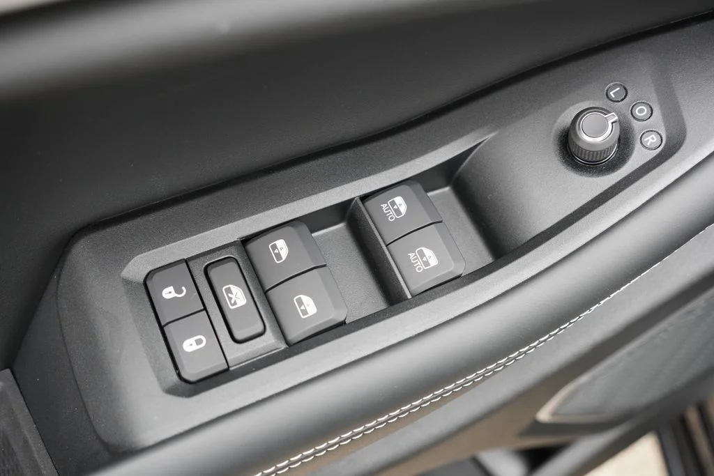Used 2026 Black Jeep Limited Reserve image 25