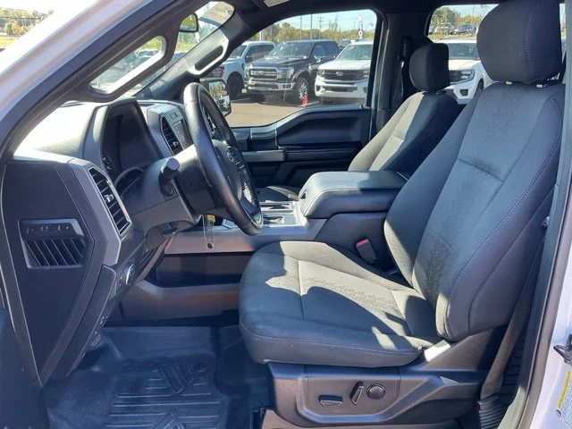 Certified Used 2019 Oxford White Ford XLT image 19