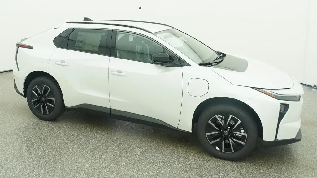 New 2026 Wind Chill Pearl Toyota XLE image 39
