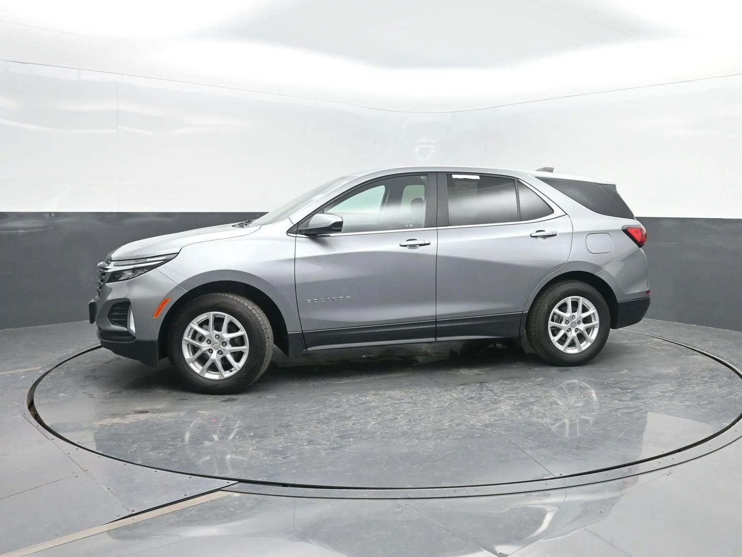 Used 2024 Sterling Gray Metallic Chevrolet LT image 40