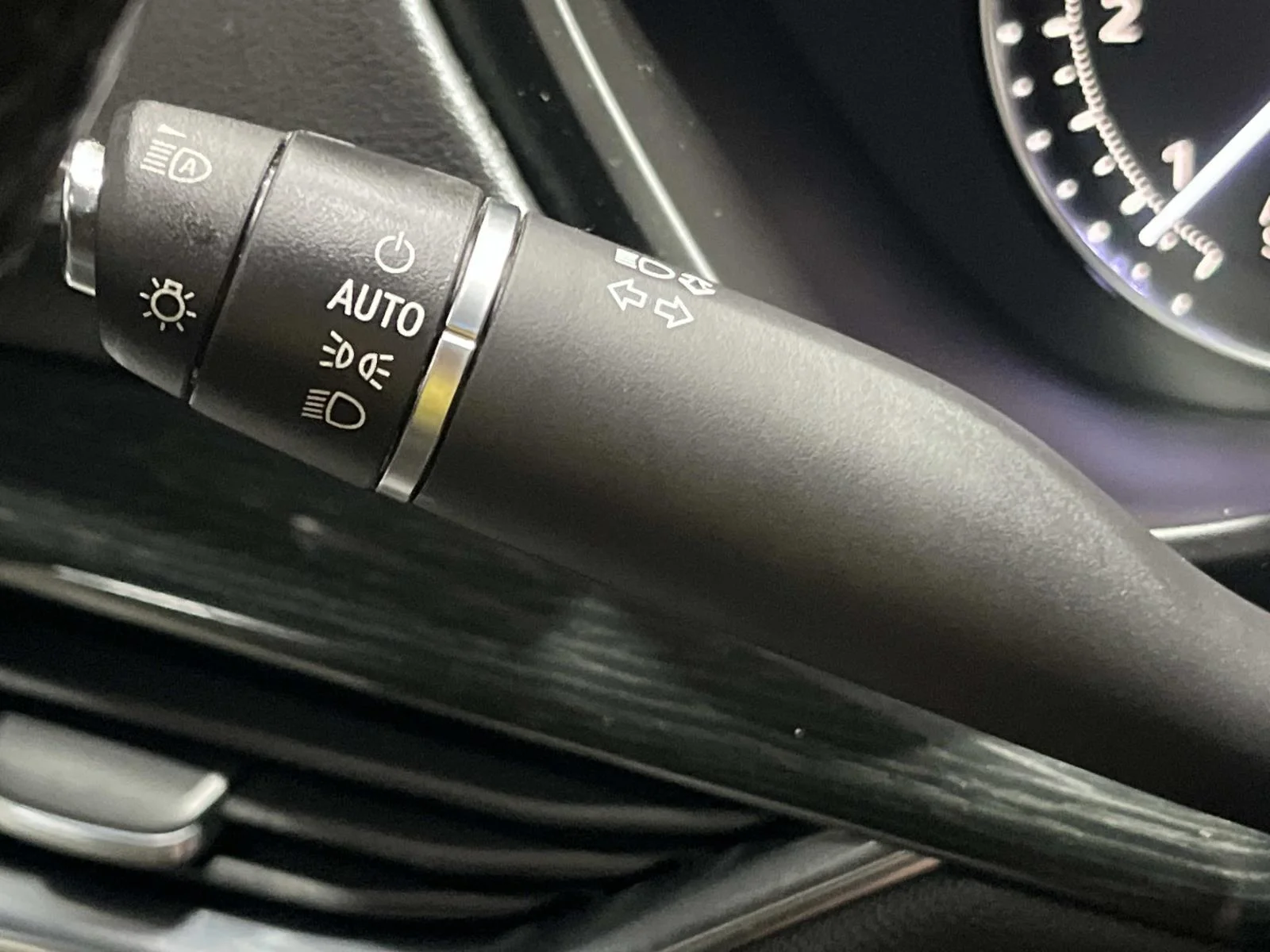 Used 2019 SHADOW METALLIC Cadillac FWD Premium Luxury image 26
