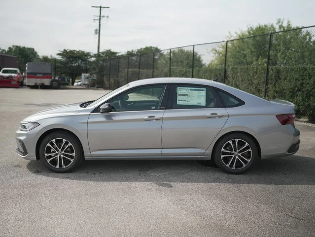 2025 Volkswagen Jetta Sport - Photo 10
