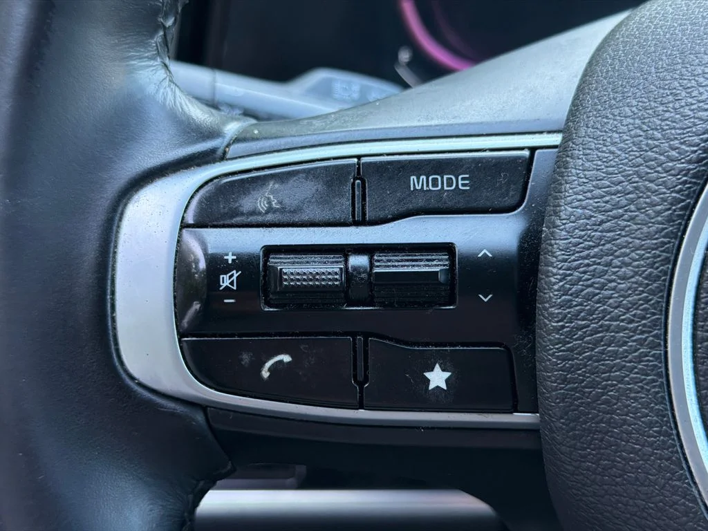 Used 2025 Black Kia EX image 24
