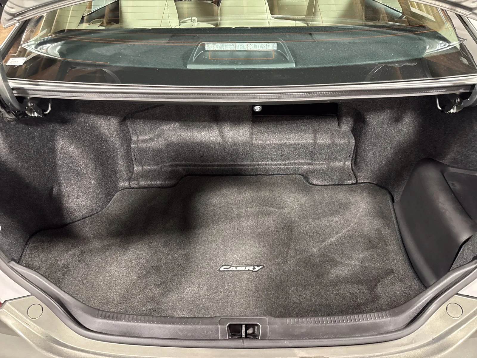 Used 2014 Cypress Pearl Toyota XLE image 22