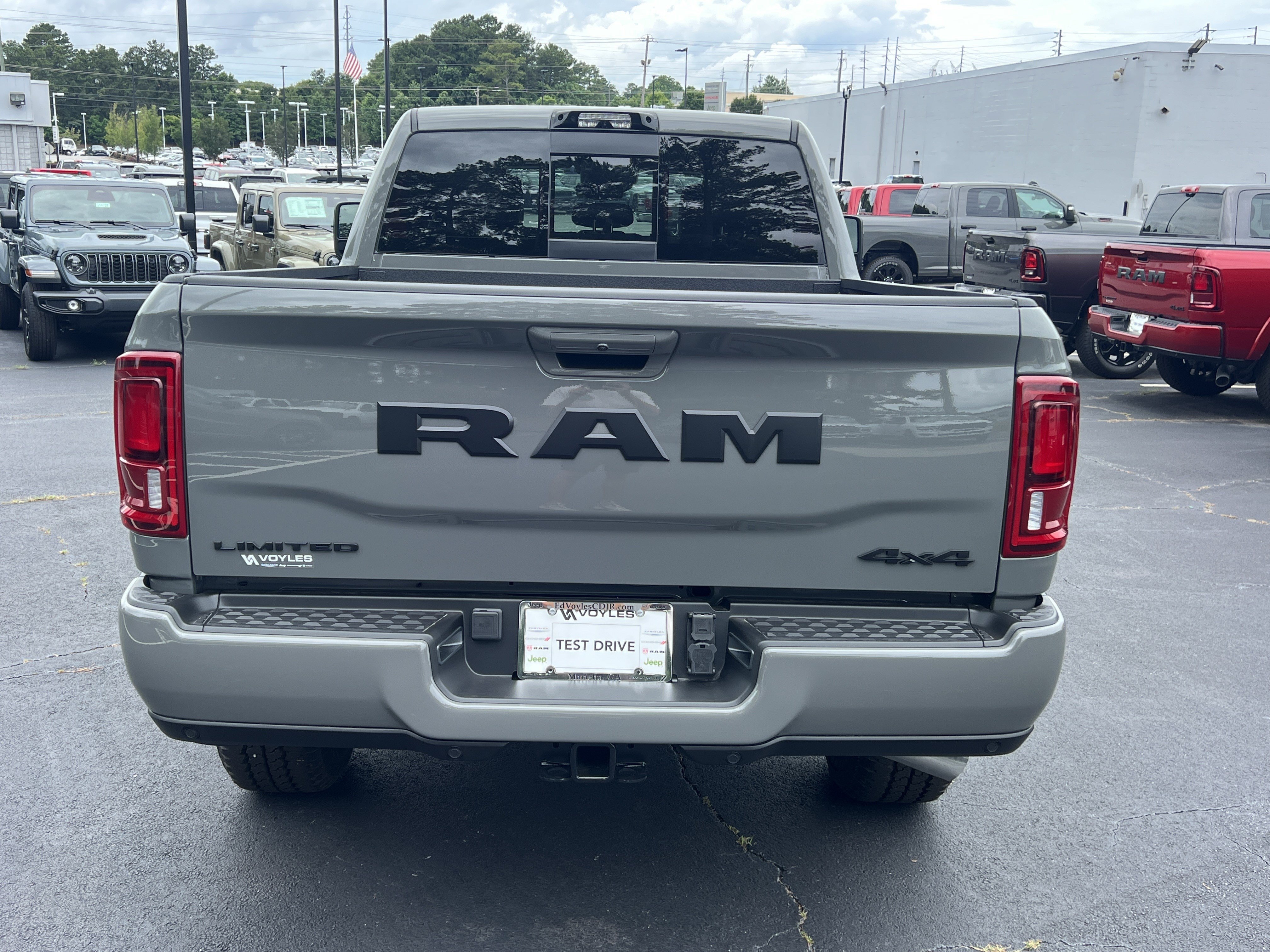 New 2026 Ceramic Gray Clearcoat Ram Limited image 7