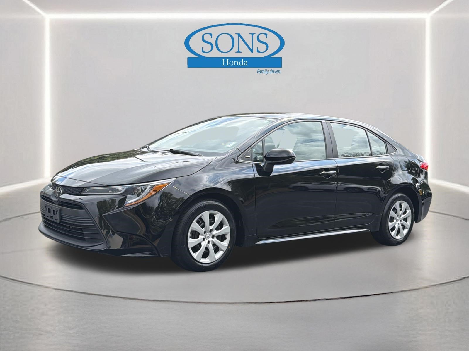 Used 2025 Midnight Black Metallic Toyota LE image 19