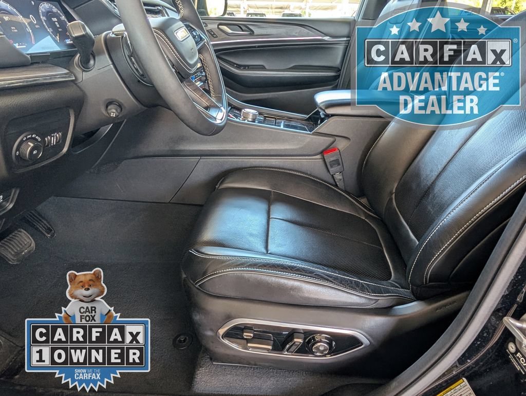Used 2023  Jeep Overland image 17