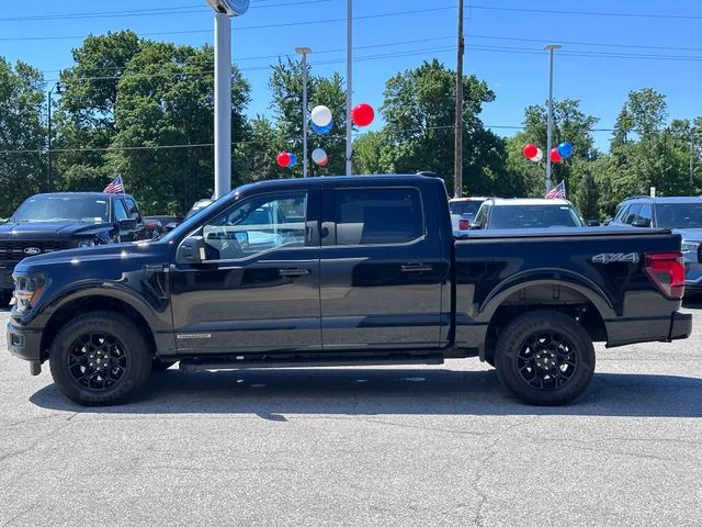 Used 2024 Black Ford XLT image 4