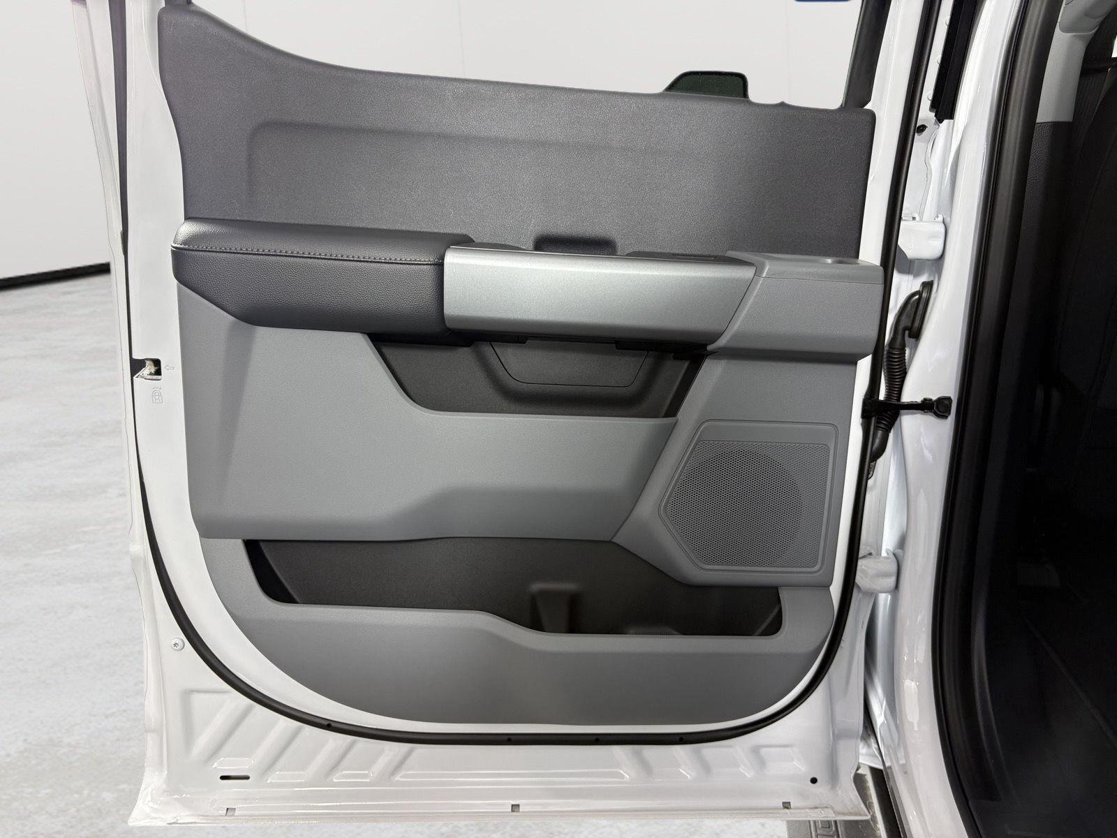 New 2026 Oxford White Ford F-350® XLT image 19