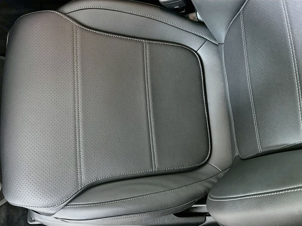 Used 2026 White Mercedes-Benz C 300 image 20
