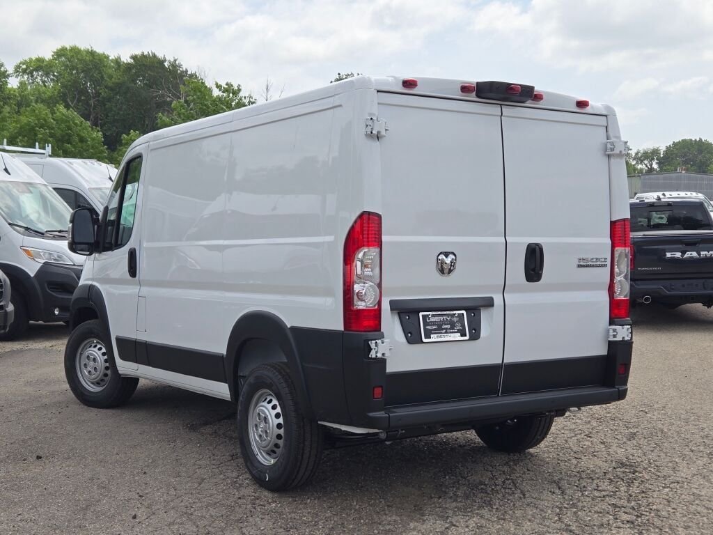 New 2026 Bright White Clear-Coat Exterior Paint RAM Low Roof image 12