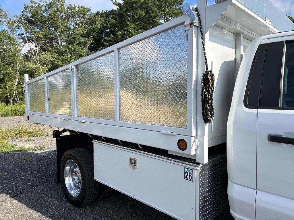 Used 2025 Oxford White Ford XLT image 10