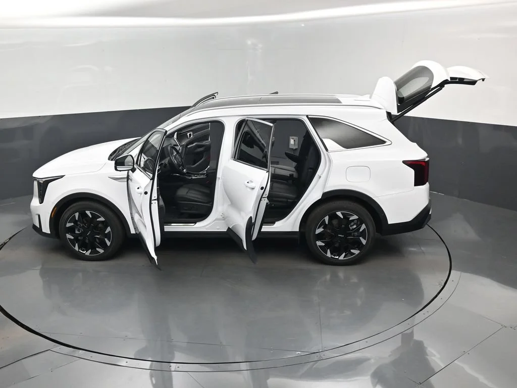 Certified Used 2025 White Kia SX image 17