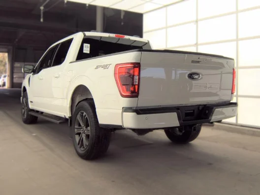 Used 2023 Oxford White Ford XLT image 8