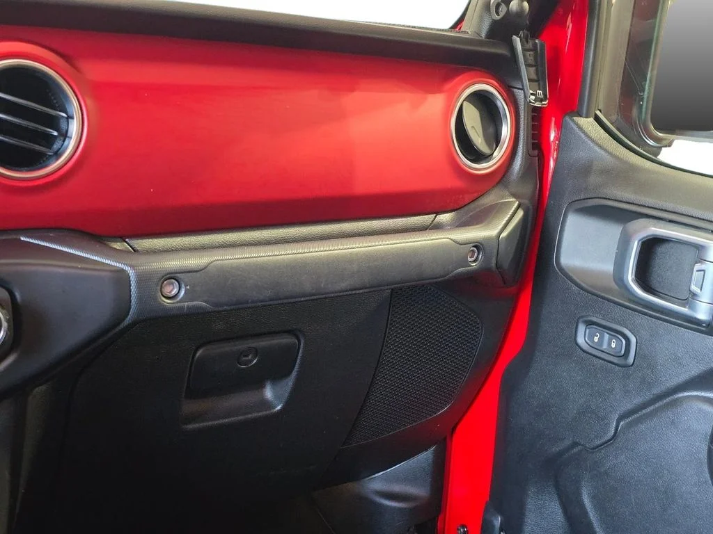 Used 2021 Red Jeep Rubicon image 11
