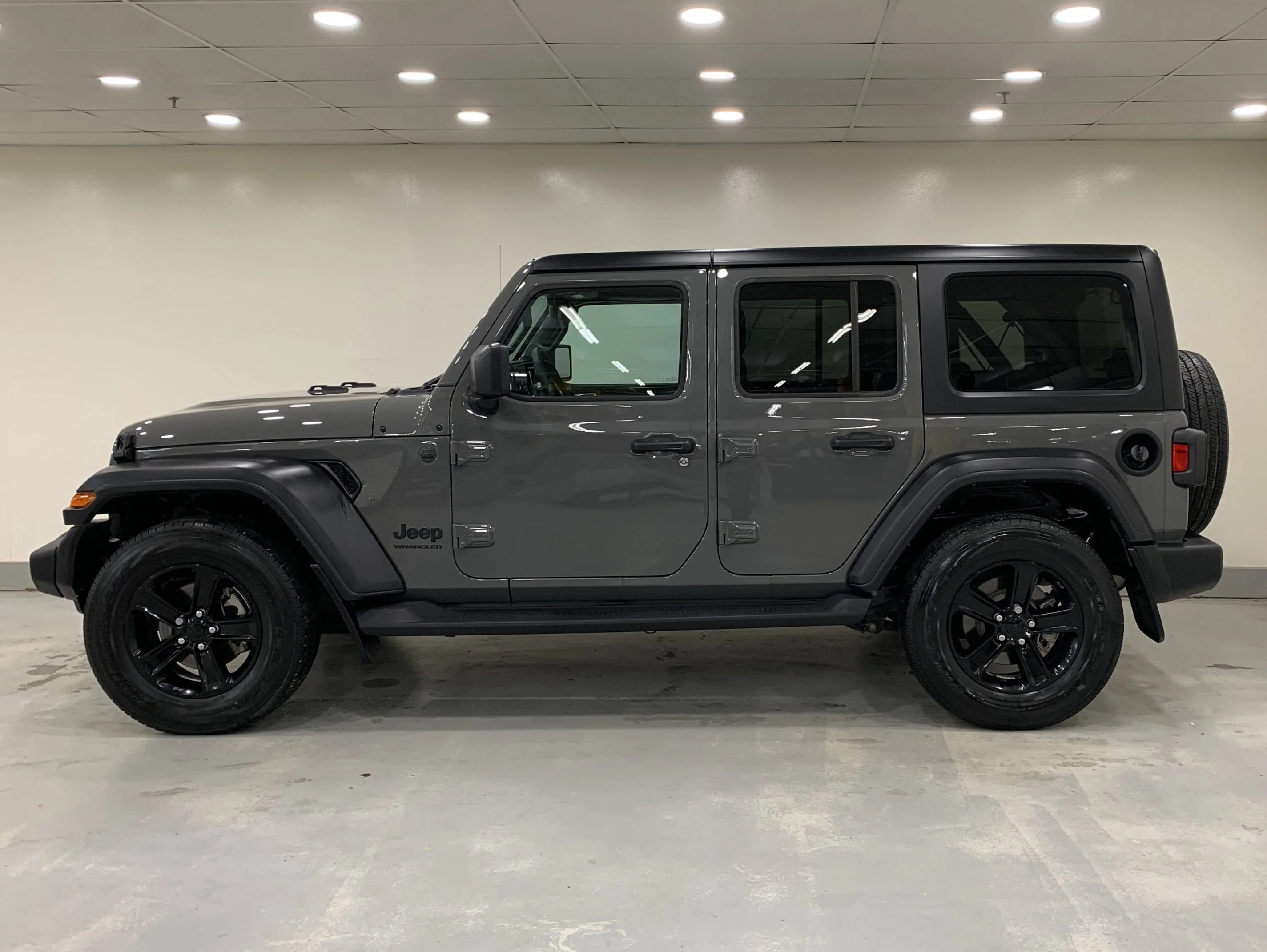 Certified Used 2023 STING GREY Jeep Sport Altitude image 2