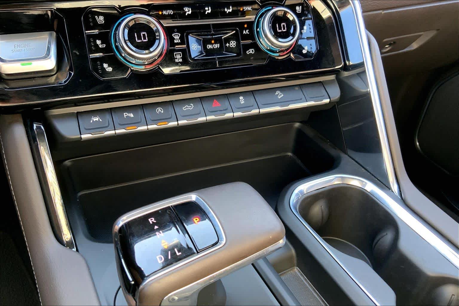 Used 2025 Sterling Metallic GMC Denali image 34