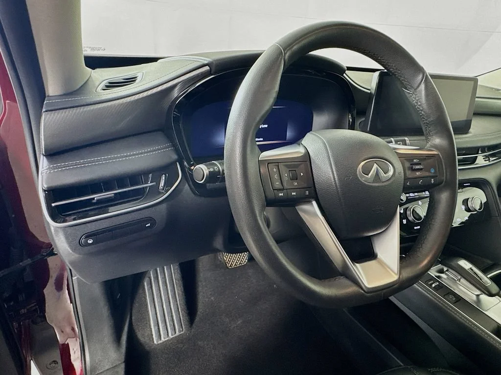 Certified Used 2023 Red INFINITI LUXE image 13