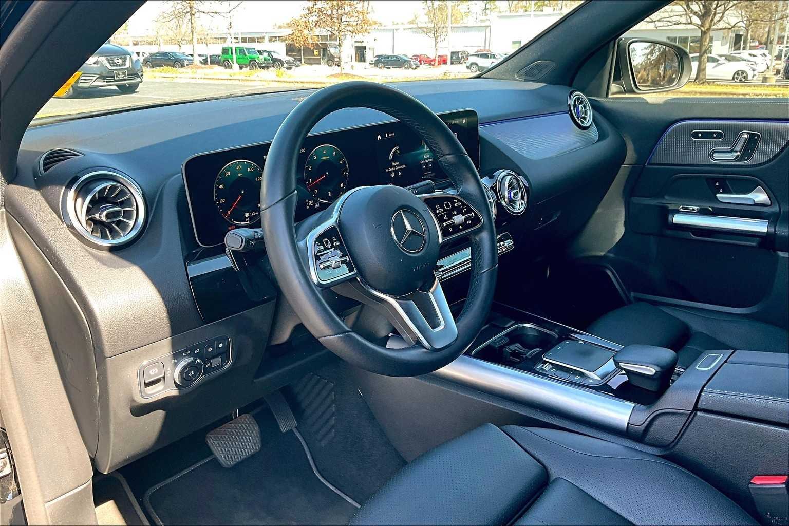 Used 2021 Night Black Mercedes-Benz GLA 250 image 17