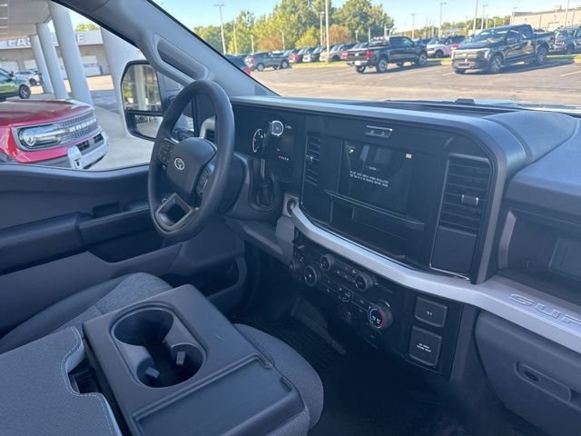 2026 Ford F-350 Super Duty XL - Photo 14
