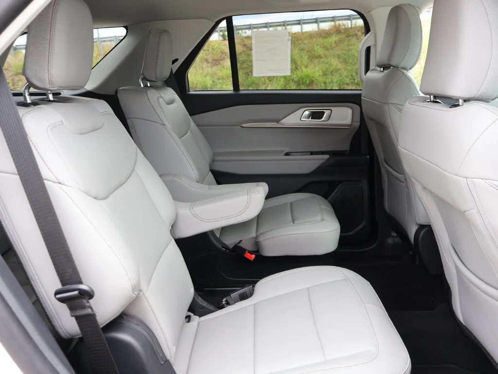 New 2026 Star White Metallic Tri-Coat Ford Active image 12
