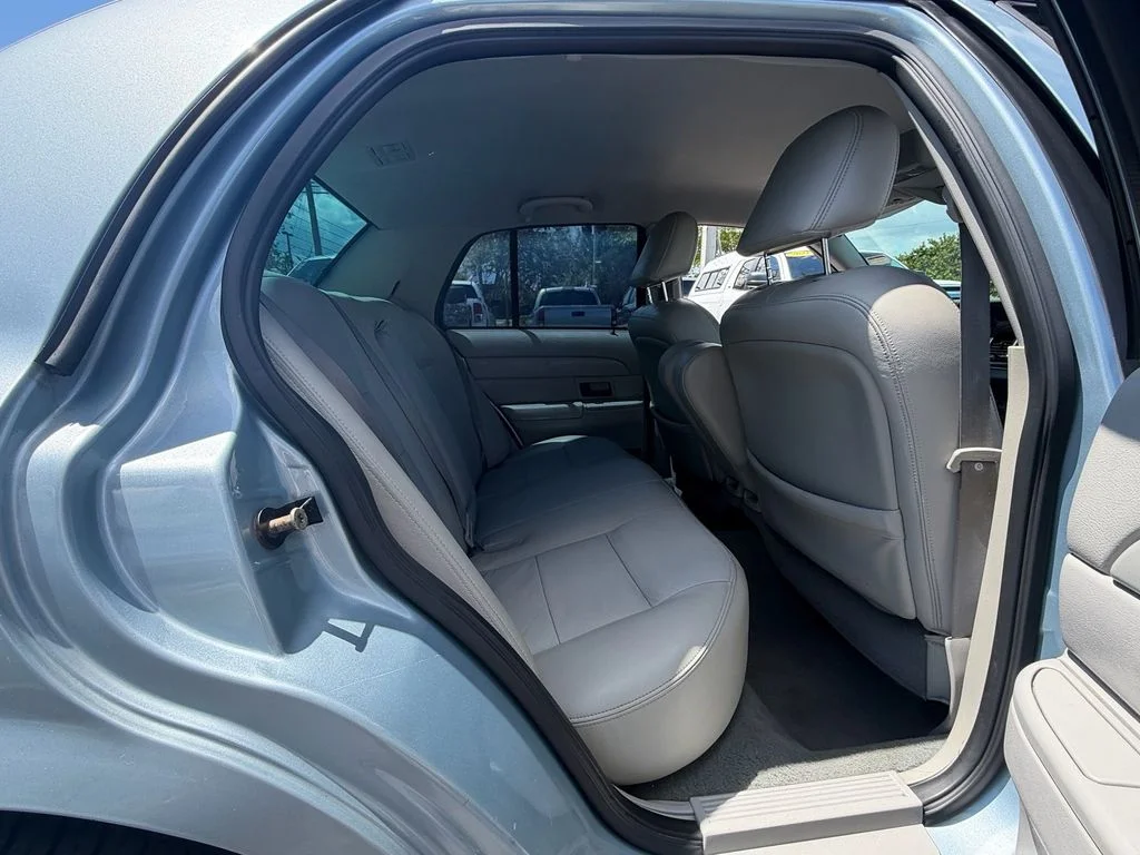 Used 2005 Silver Ford LX image 14