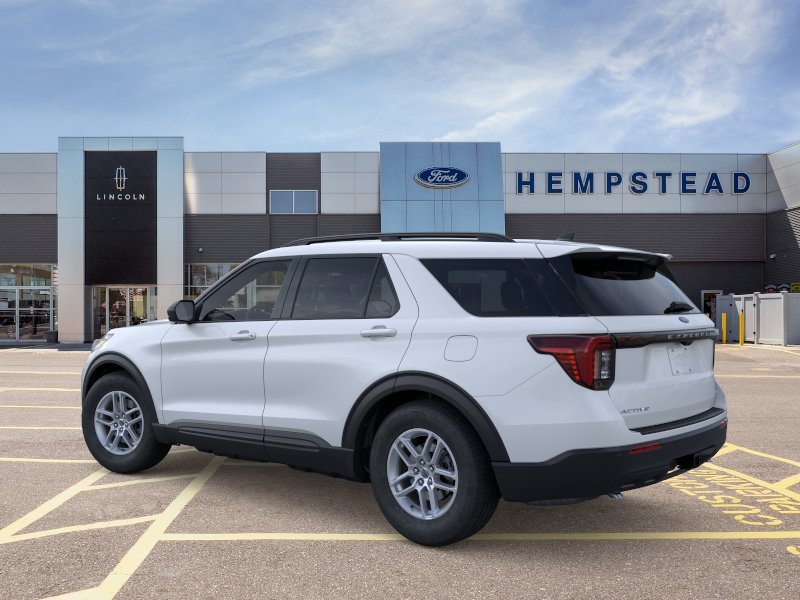 New 2026 Space White Metallic Ford Active image 4