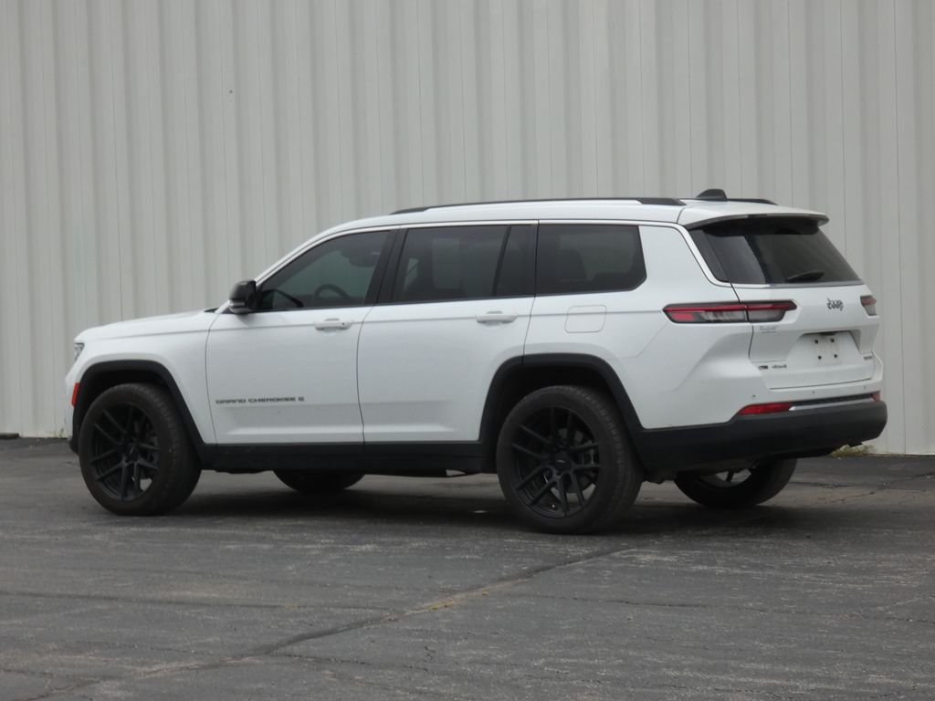 Used 2022 White Jeep Limited image 25