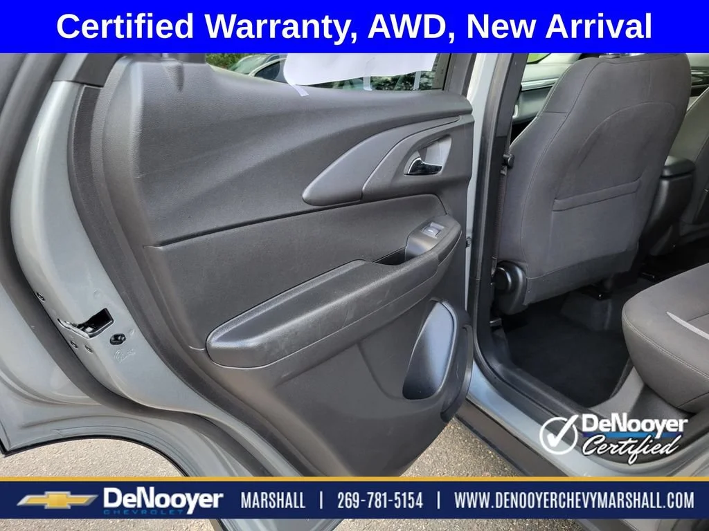 Used 2025 Sterling Gray Metallic Chevrolet LT image 21