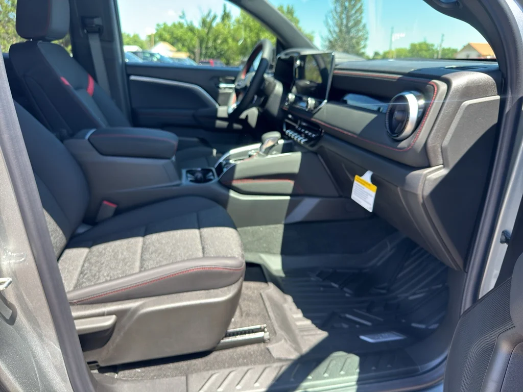 2026 Chevrolet Colorado Z71 - Photo 16