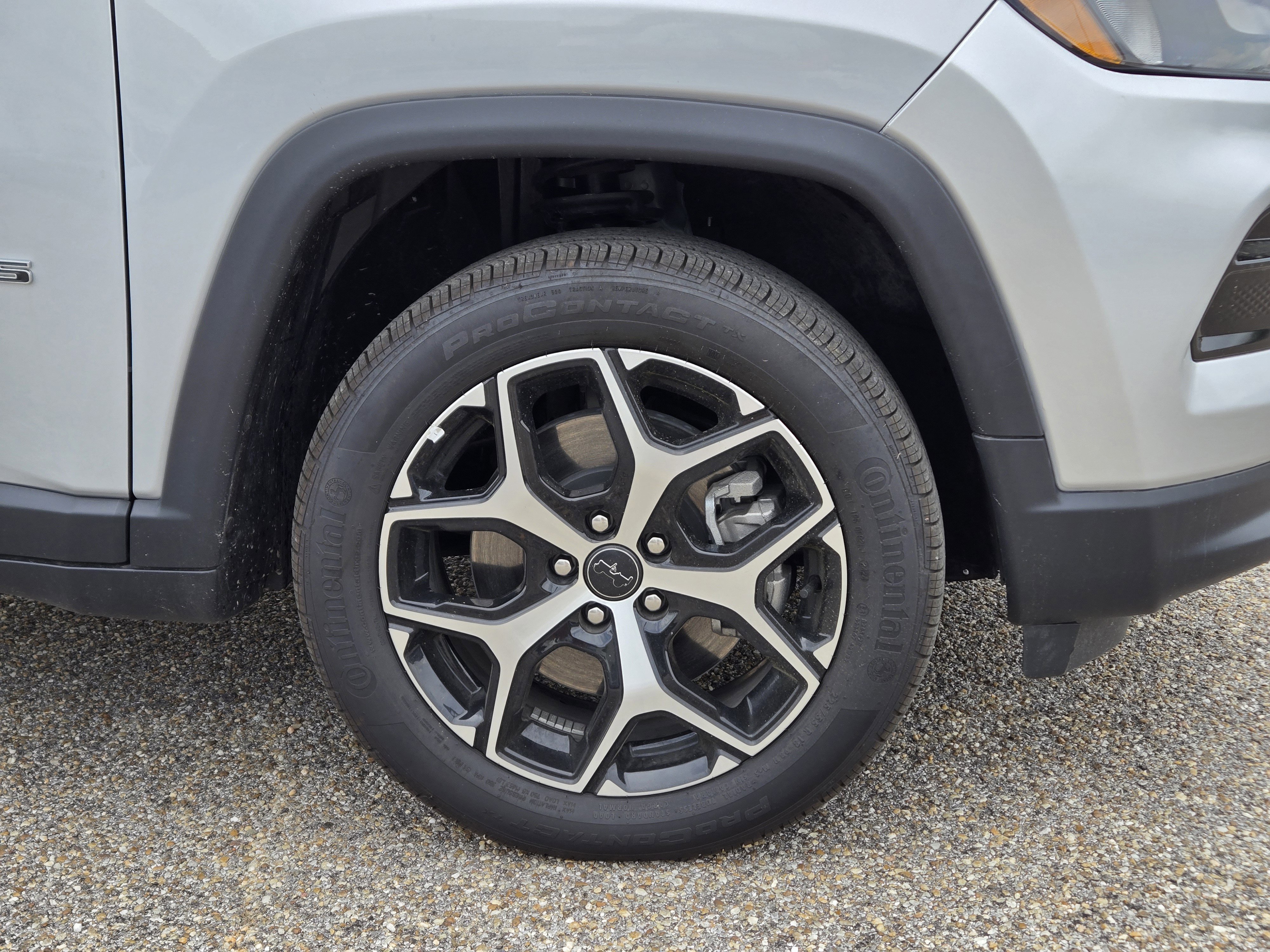 2025 Jeep Compass Limited - Photo 4