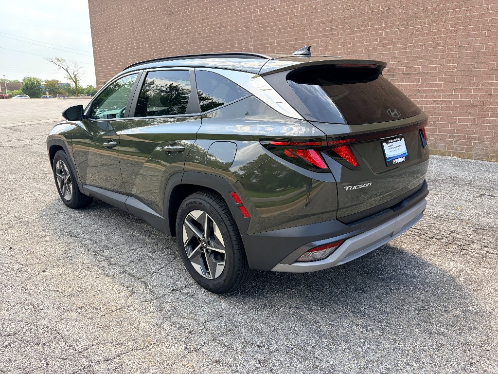 Certified Used 2025 Rockwood Green Hyundai SEL image 3