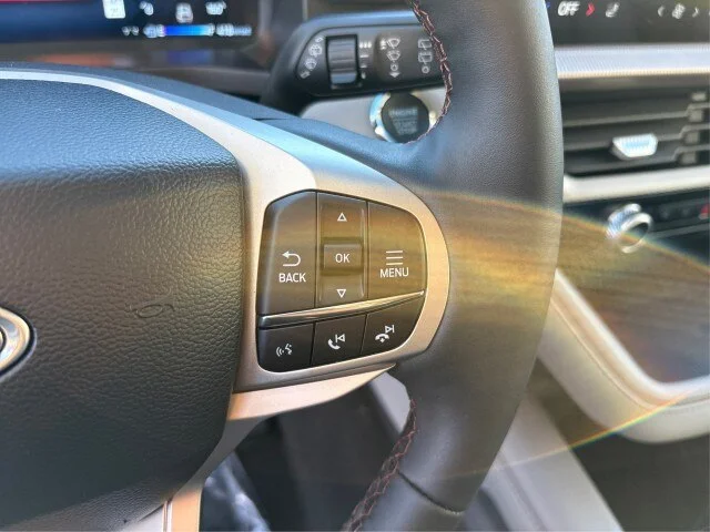 New 2026 Star White Metallic Tri-Coat Ford Active image 46