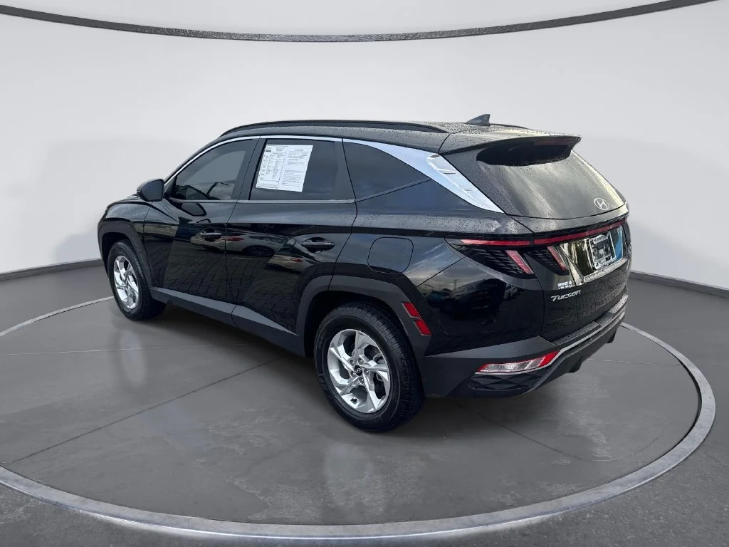 Used 2022 Black Hyundai SEL image 5