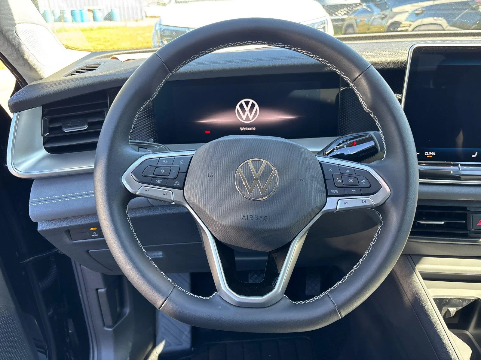 New 2026 Deep Black Pearl Volkswagen SE image 17