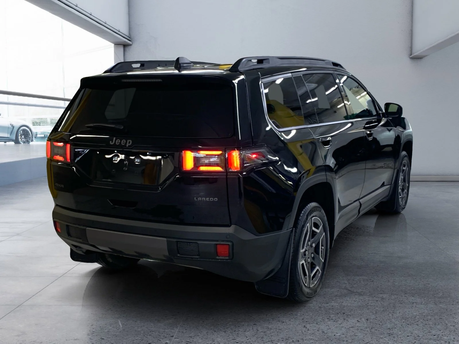 New 2026 Diamond Black Crystal Pearl Jeep Laredo image 5