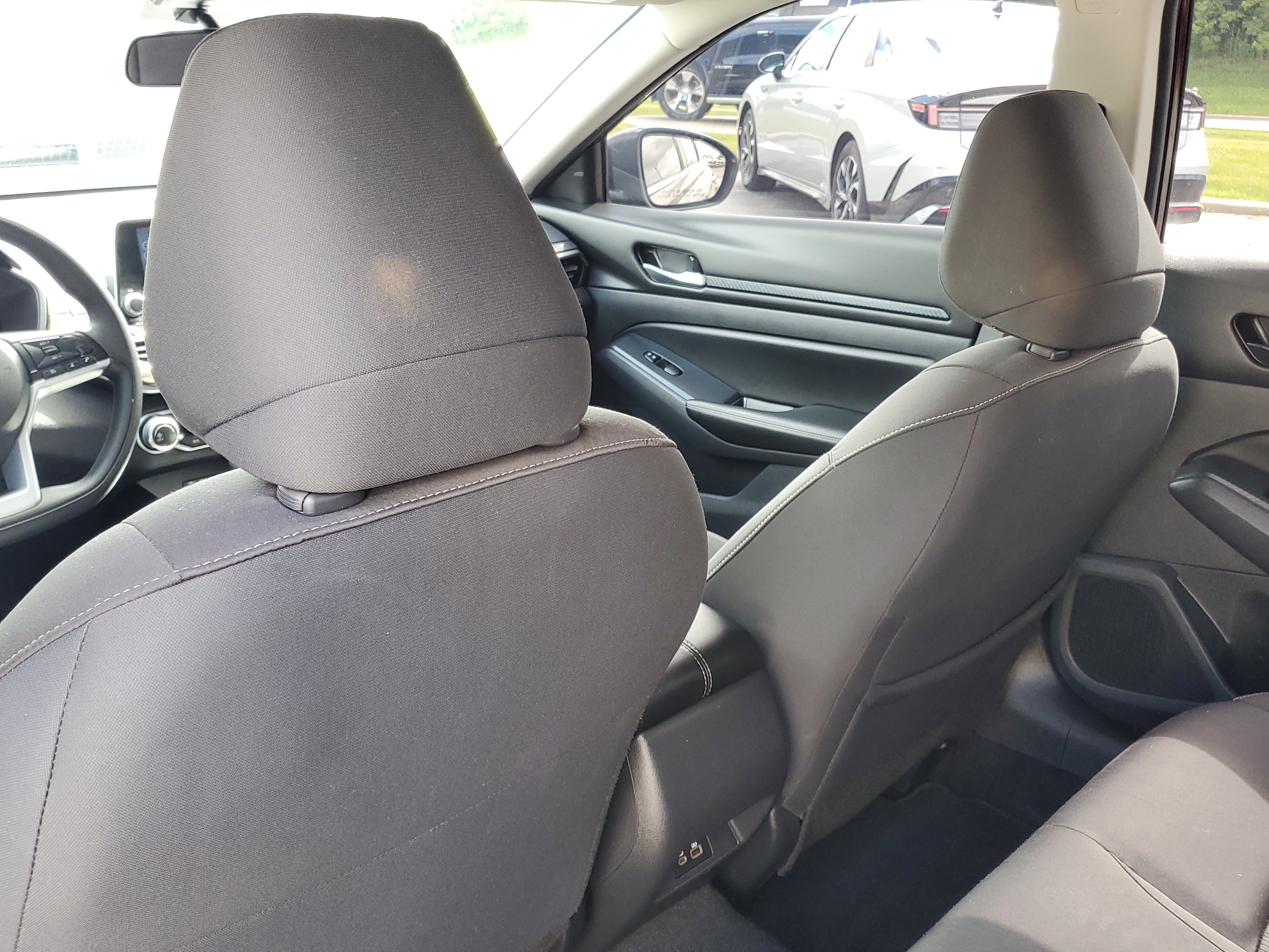 Used 2025 Garnet Pearl Metallic Nissan SV image 8