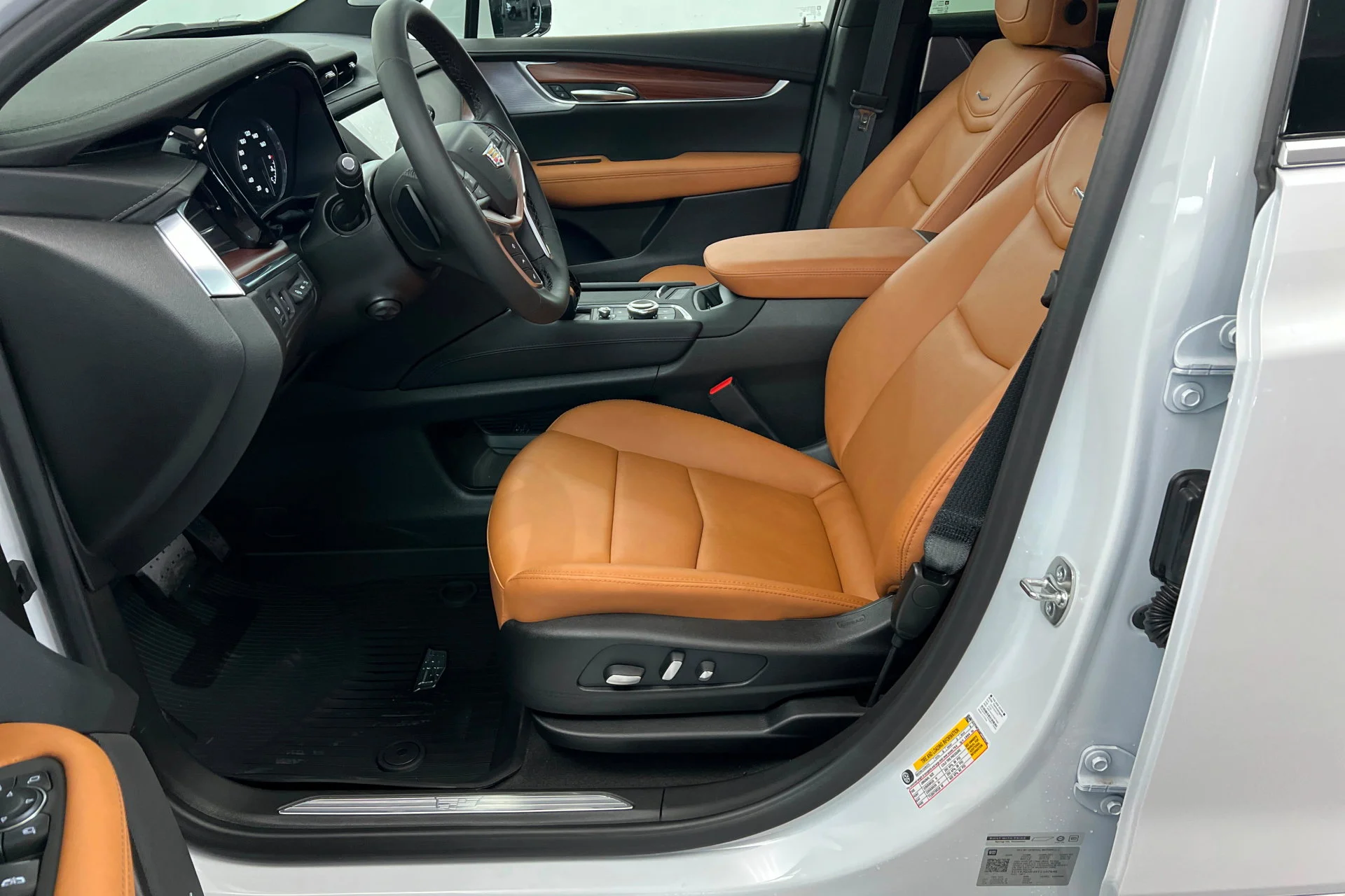 New 2026 Crystal White Tricoat Cadillac Premium Luxury image 17