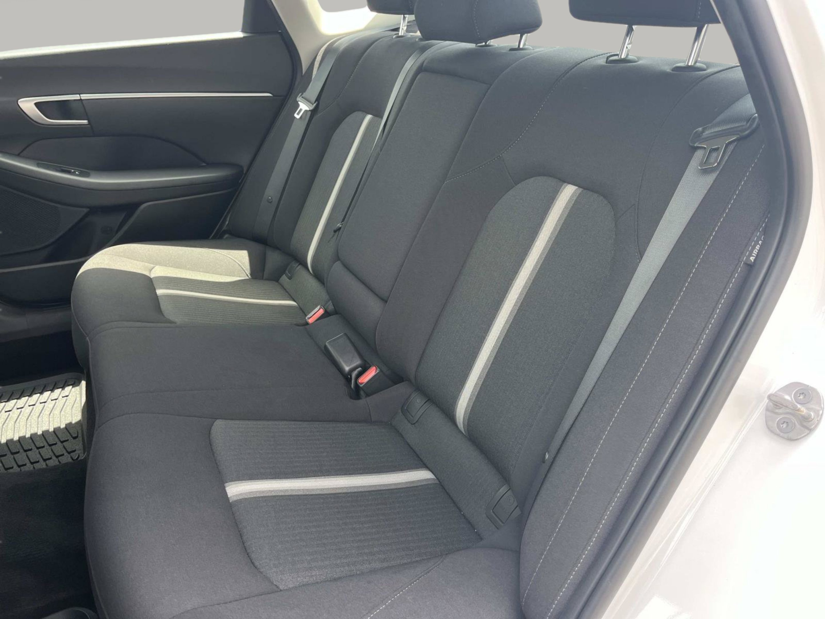 Used 2025 Serenity White Hyundai SEL image 18