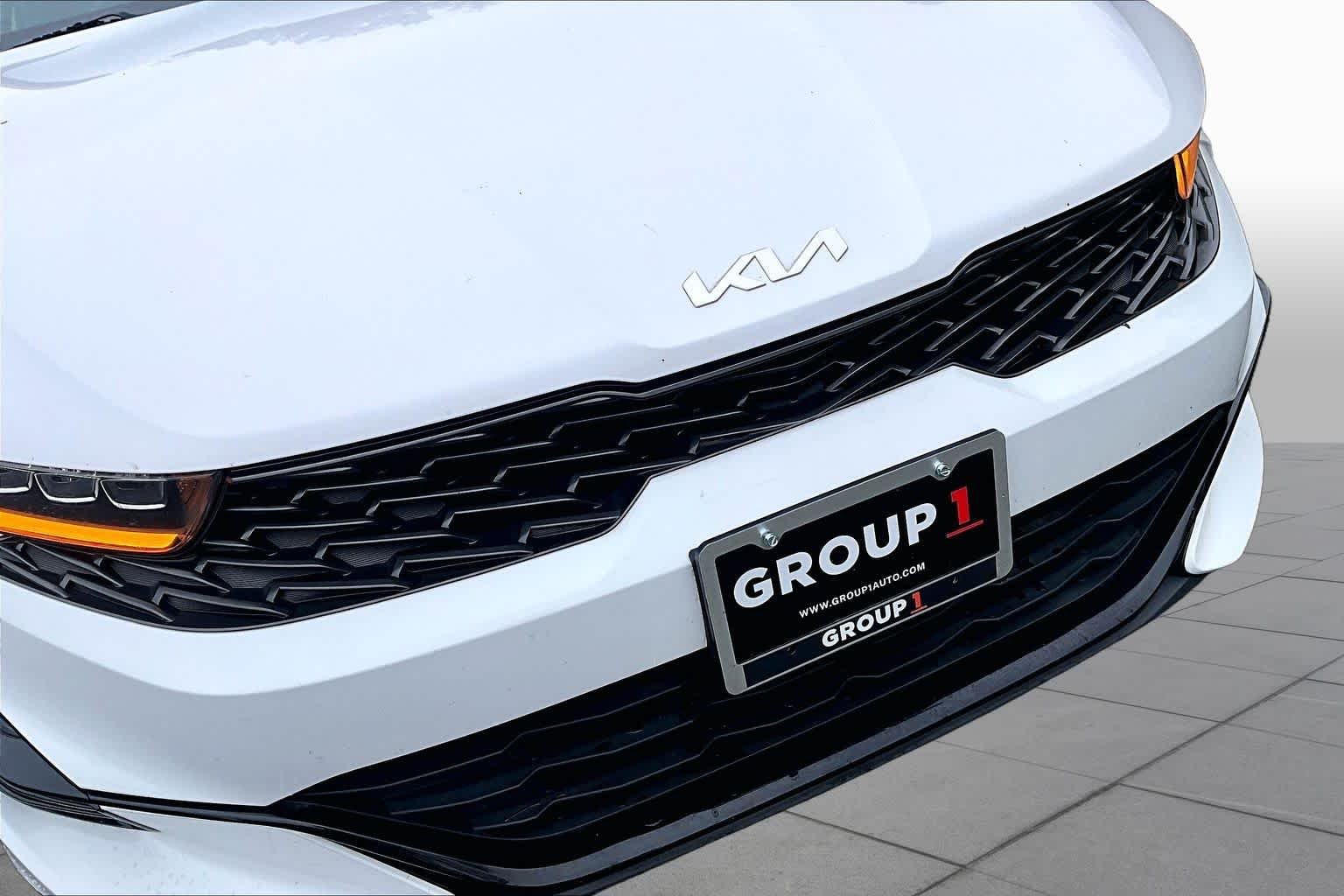 Used 2022 Glacial White Pearl Kia GT-Line image 30