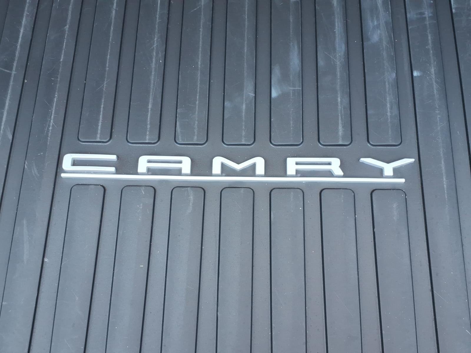 Used 2025 Ice Cap Toyota SE image 24
