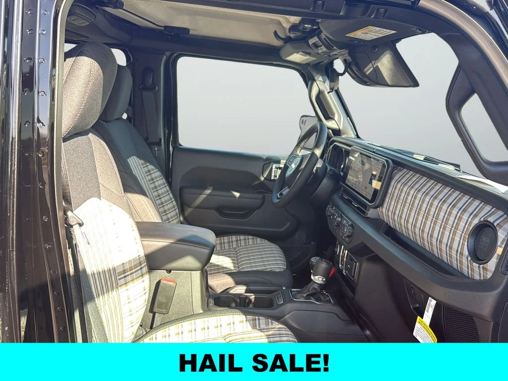 New 2026 Black Clear-Coat Exterior Paint Jeep  image 15