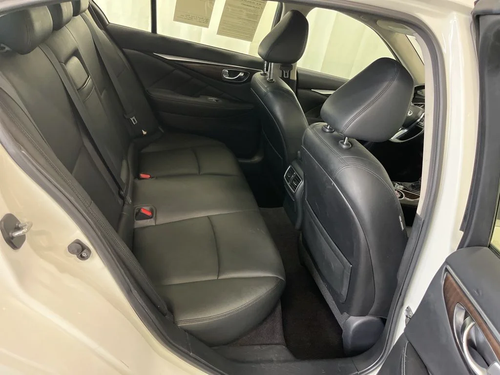Used 2018 White INFINITI 3.0t LUXE image 22